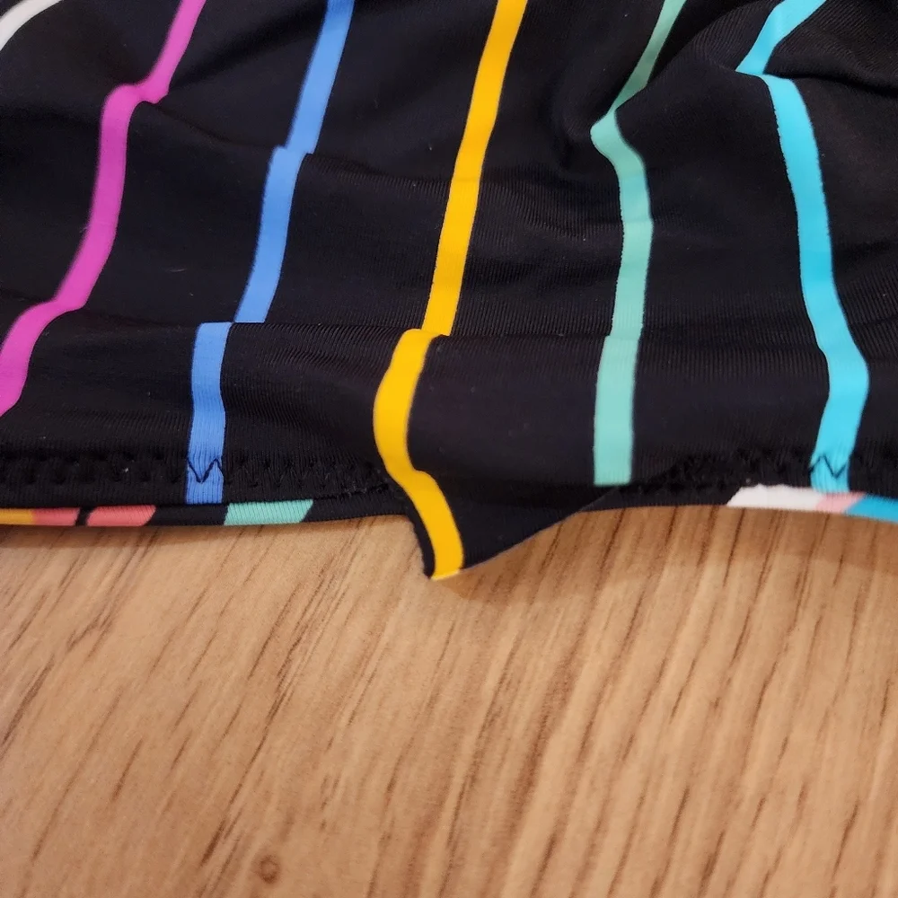 NWT Vera Bradley Reversible Bikini Top- Large